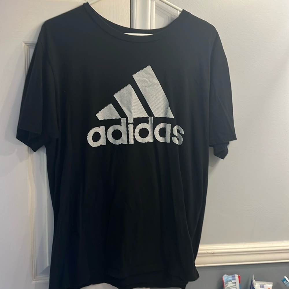 Mens Adidas go to tee size L